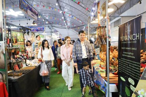 อธิบดี พช. สุดปลื้ม OTOP โคราช เข้มแข็ง ขานรับนโยบายรัฐบาล ชู Soft Power จัดสัญจรรวม 4 ภูมิภาค 