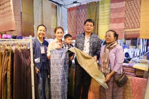 อธิบดี พช. สุดปลื้ม OTOP โคราช เข้มแข็ง ขานรับนโยบายรัฐบาล ชู Soft Power จัดสัญจรรวม 4 ภูมิภาค 